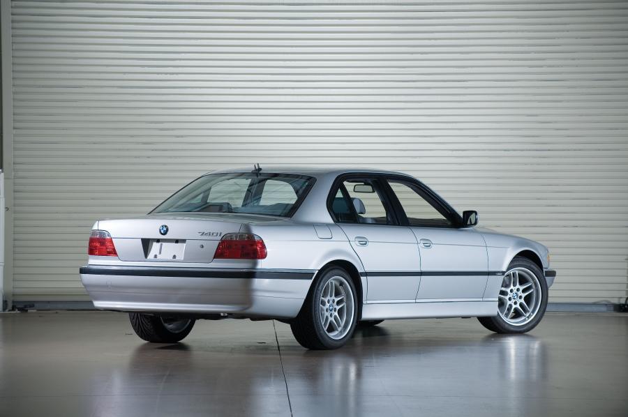  BMW 740i 2001 года  (фото 5 из 8)